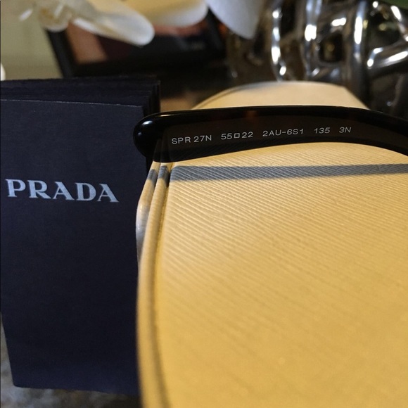 Prada sunglasses - Picture 4 of 4